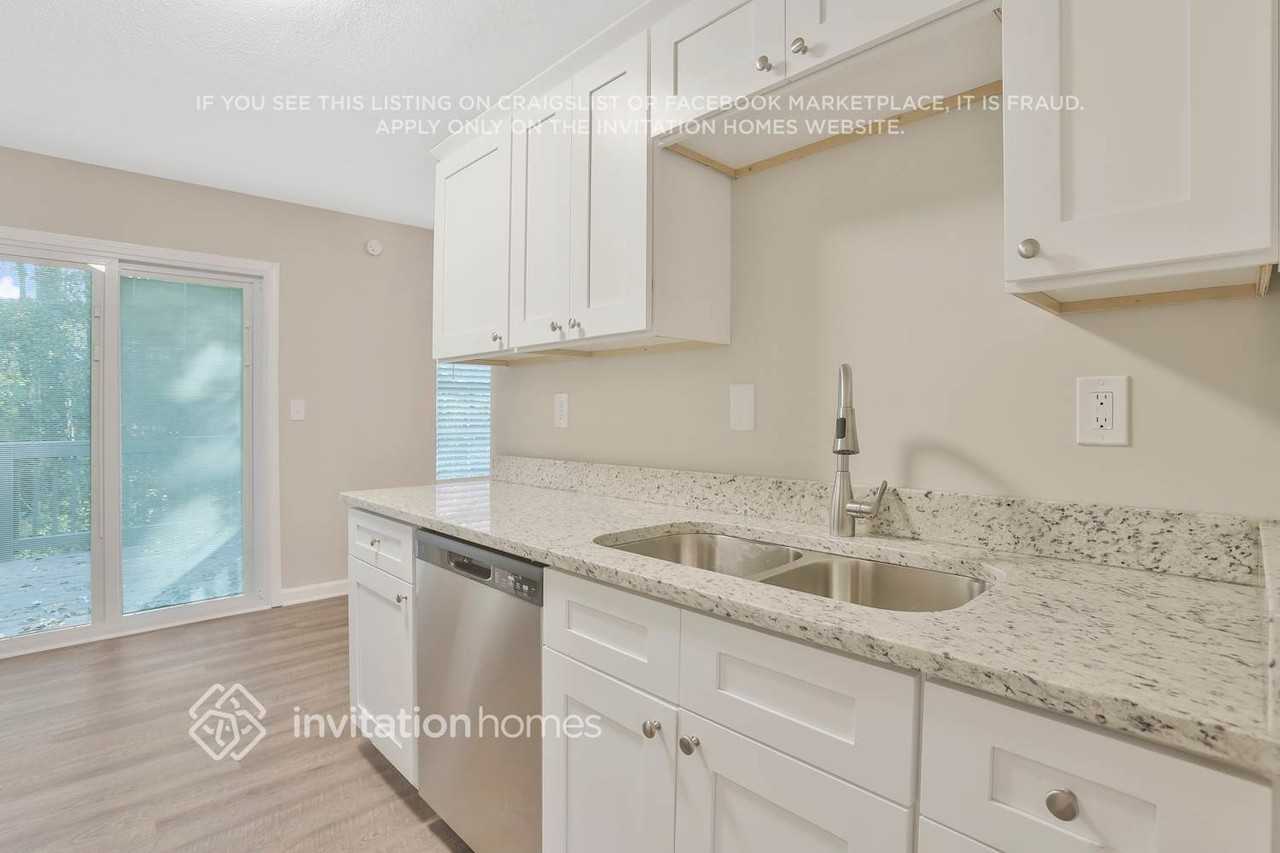 3834 Deercreek Dr - Photo 7 of 26
