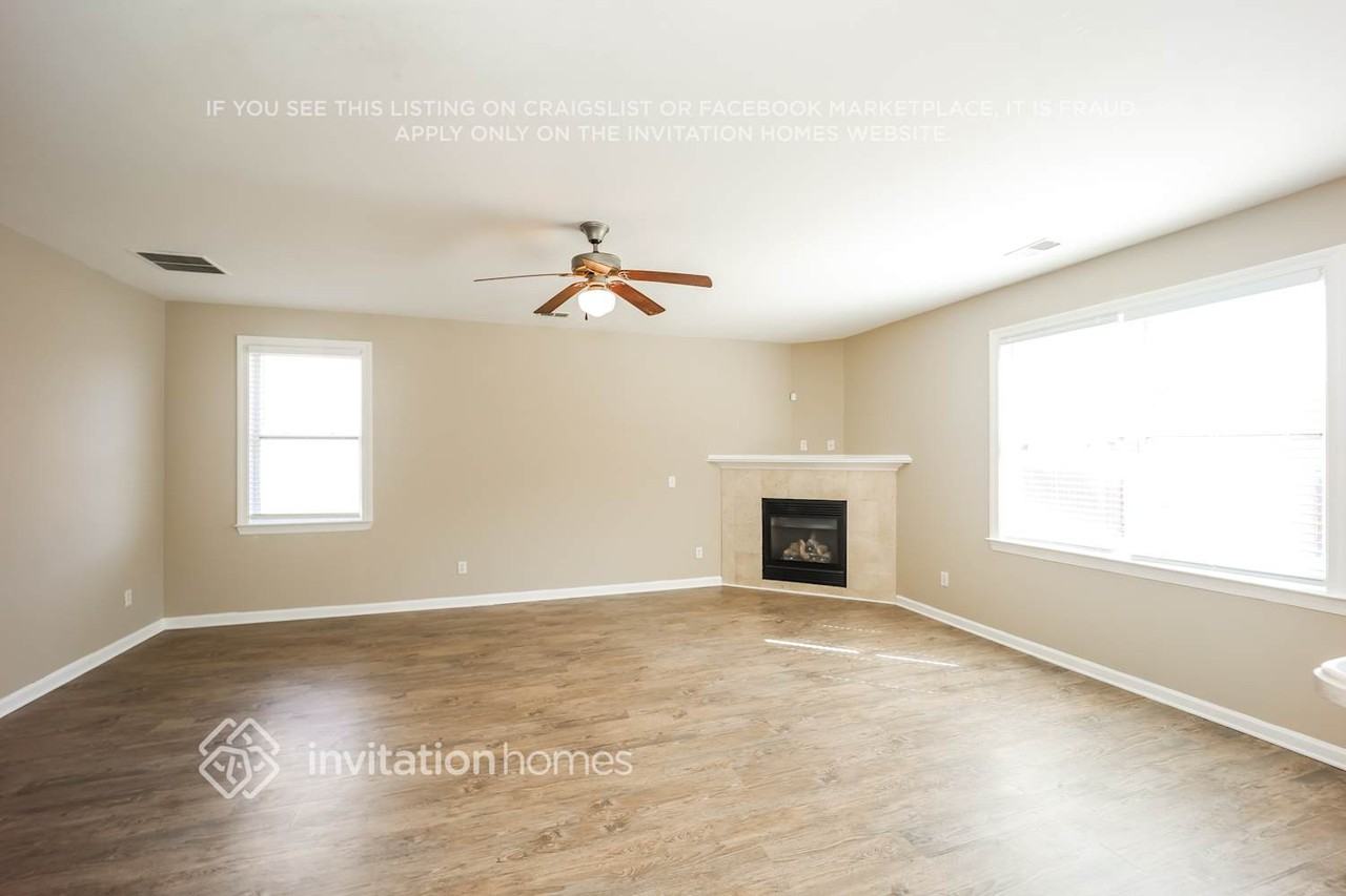 2447 Mcintosh Dr - Photo 4 of 18