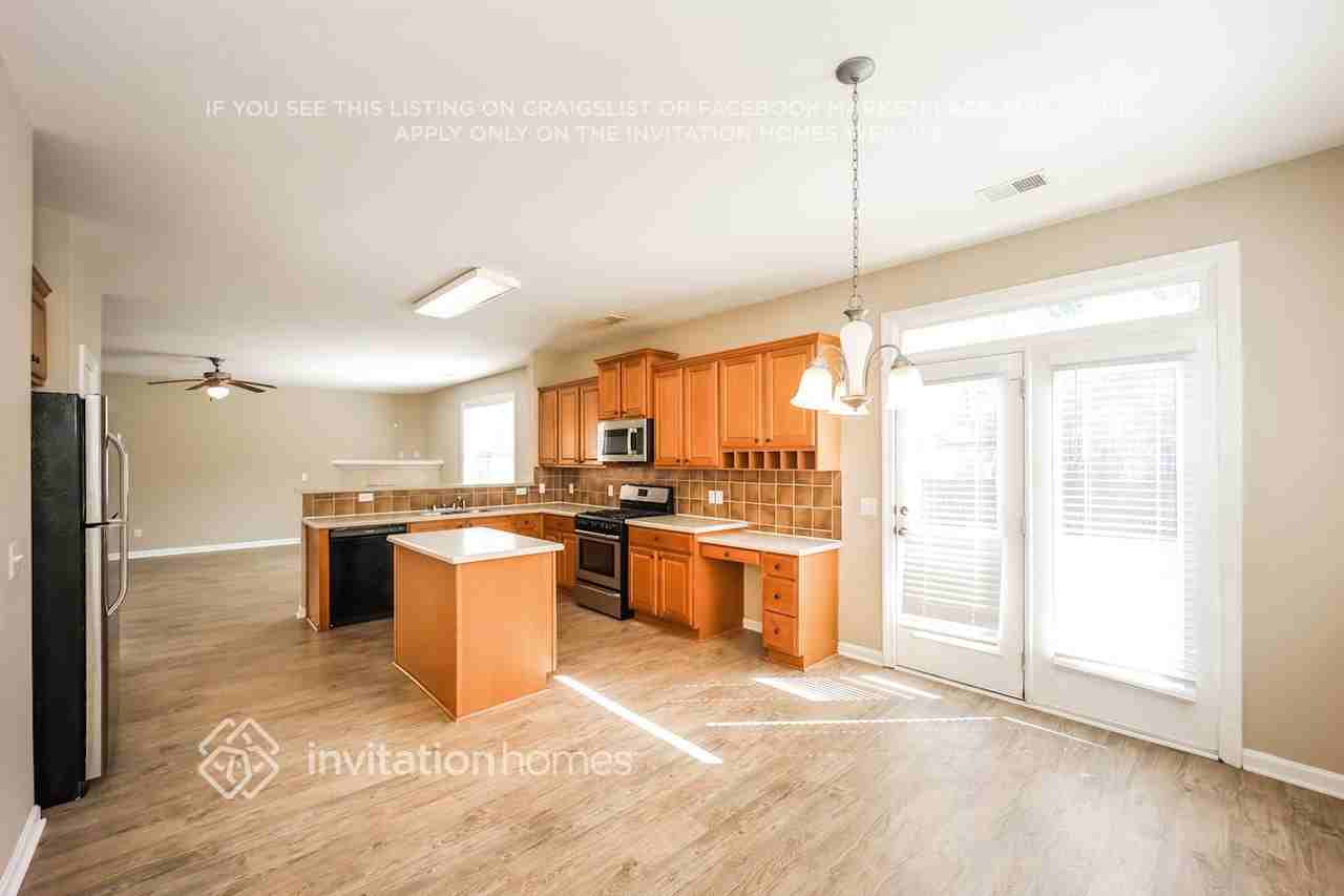 2447 Mcintosh Dr - Photo 7 of 18