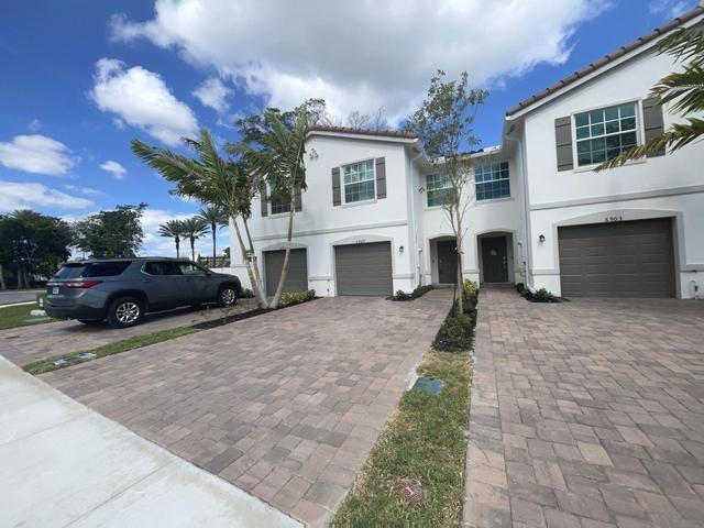 6907 Broadwater Lane - Photo 2 of 8