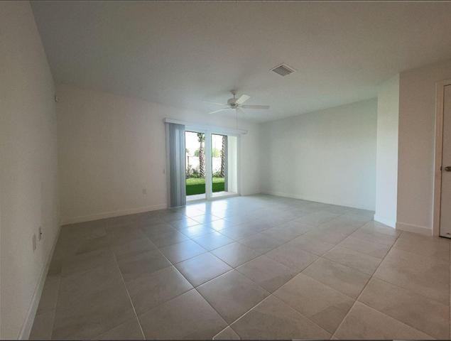 6907 Broadwater Lane - Photo 3 of 8