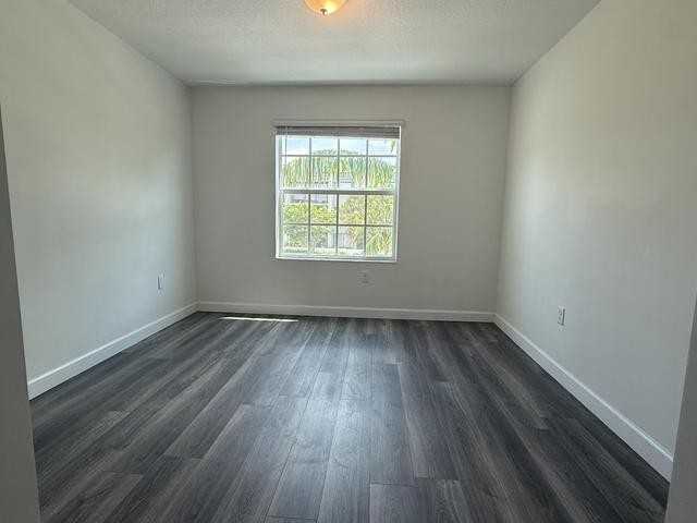 6907 Broadwater Lane - Photo 5 of 8