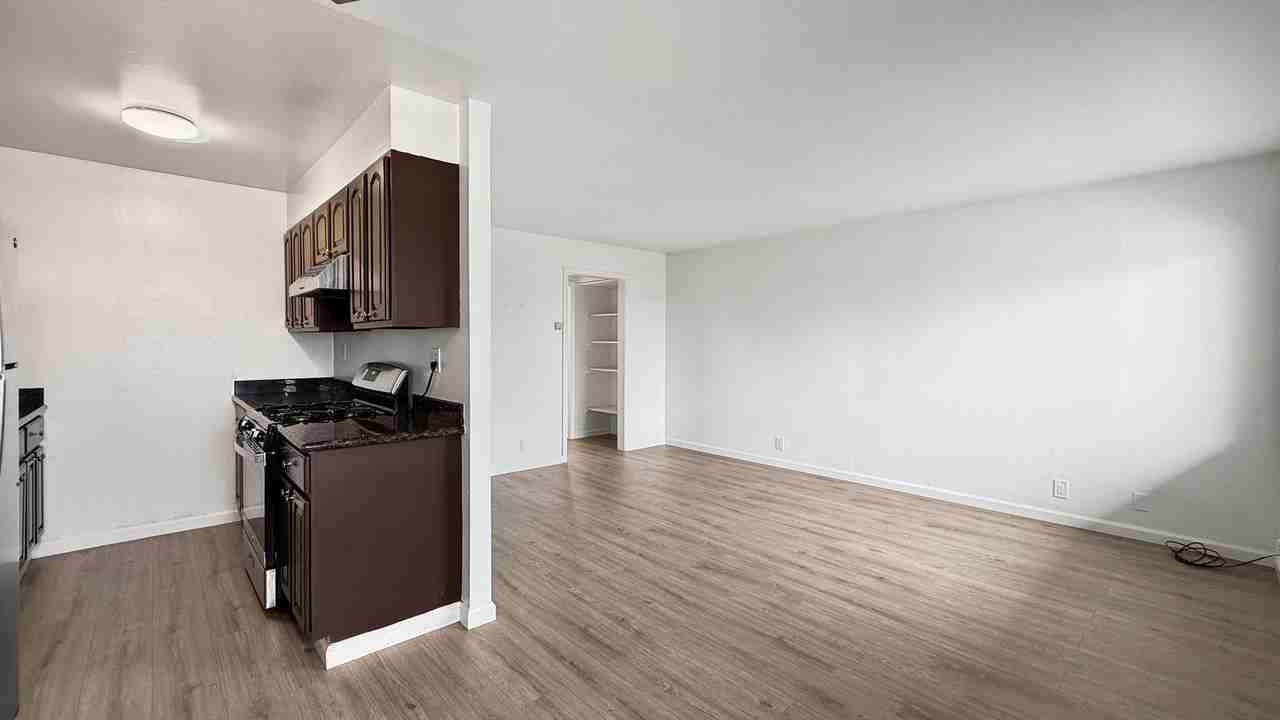 2011 10th Ave #33 - Photo 2 of 16