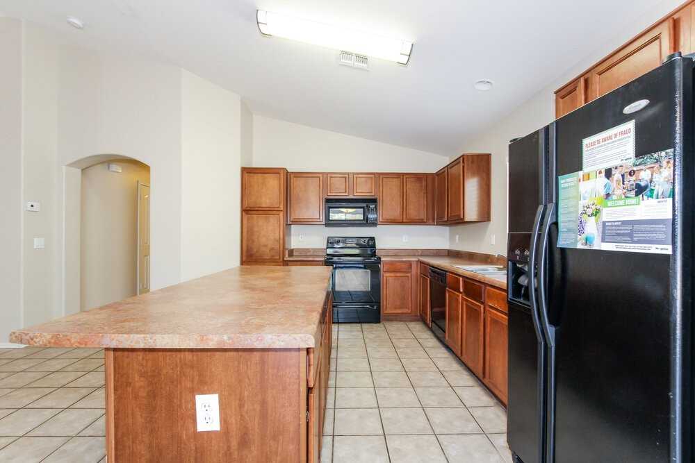12534 W Surrey Ave - Photo 5 of 15