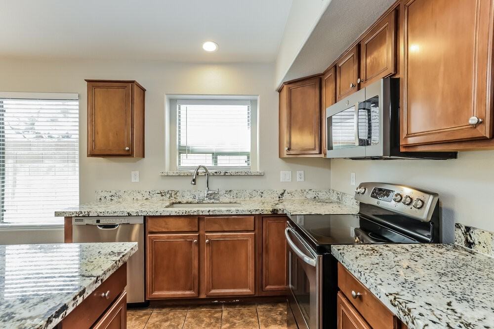28627 N Nobel Rd - Photo 6 of 16