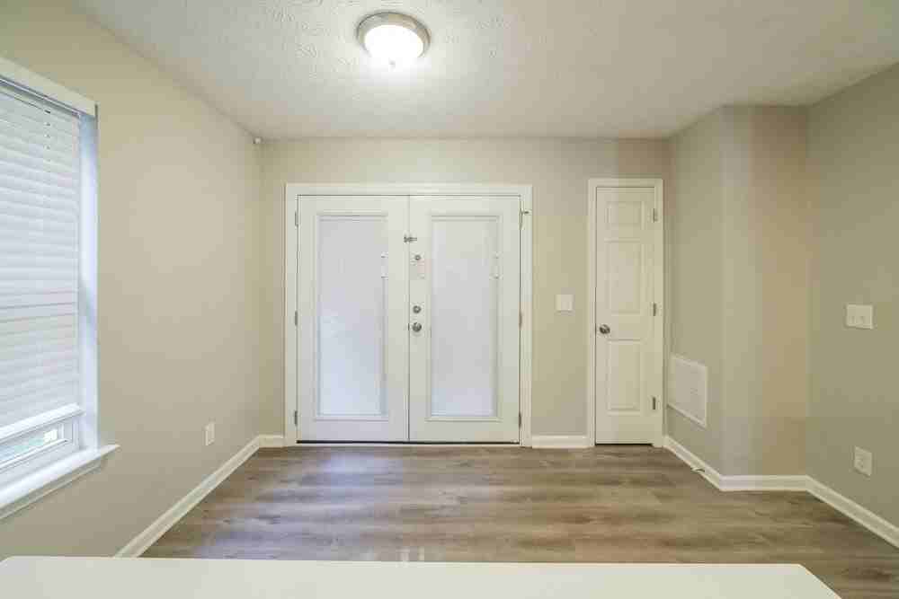 128 Oak Grove Pl - Photo 7 of 17