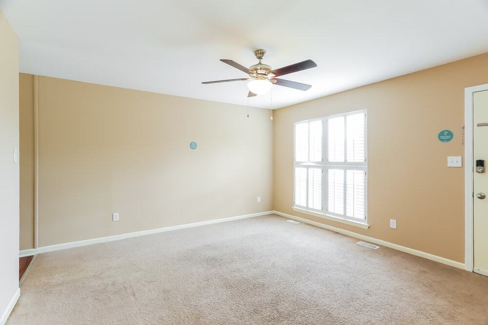 108 Spring Glade Cir - Photo 4 of 17
