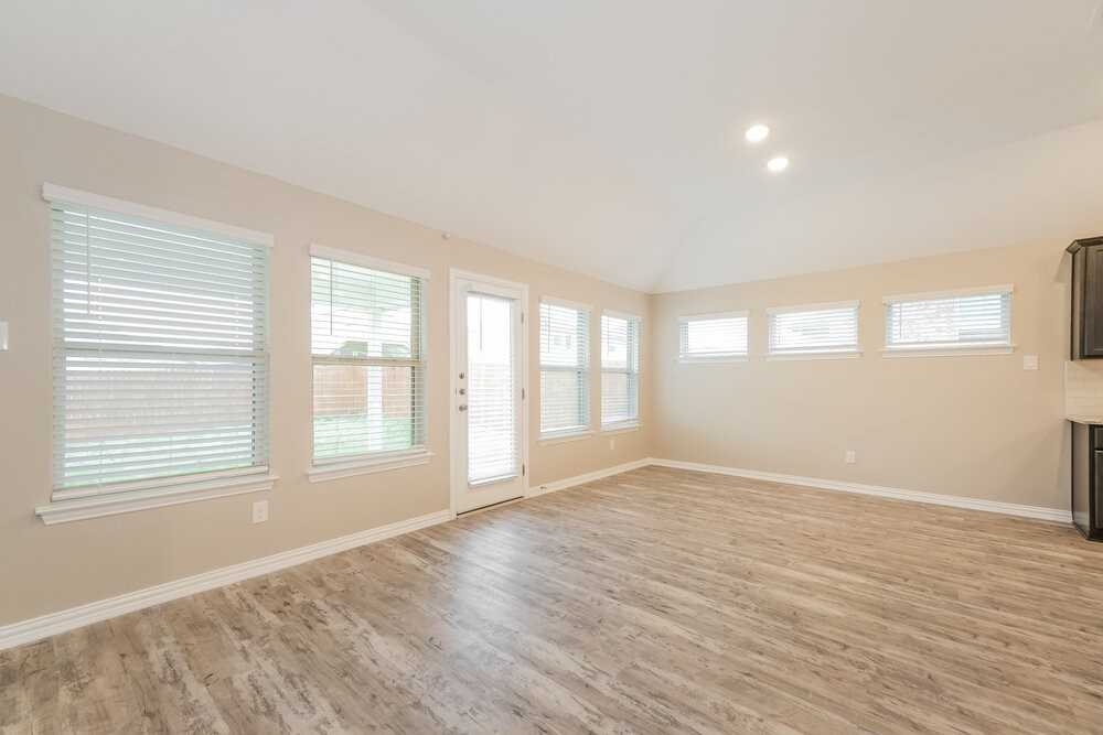 5908 Bianca Dr - Photo 5 of 16