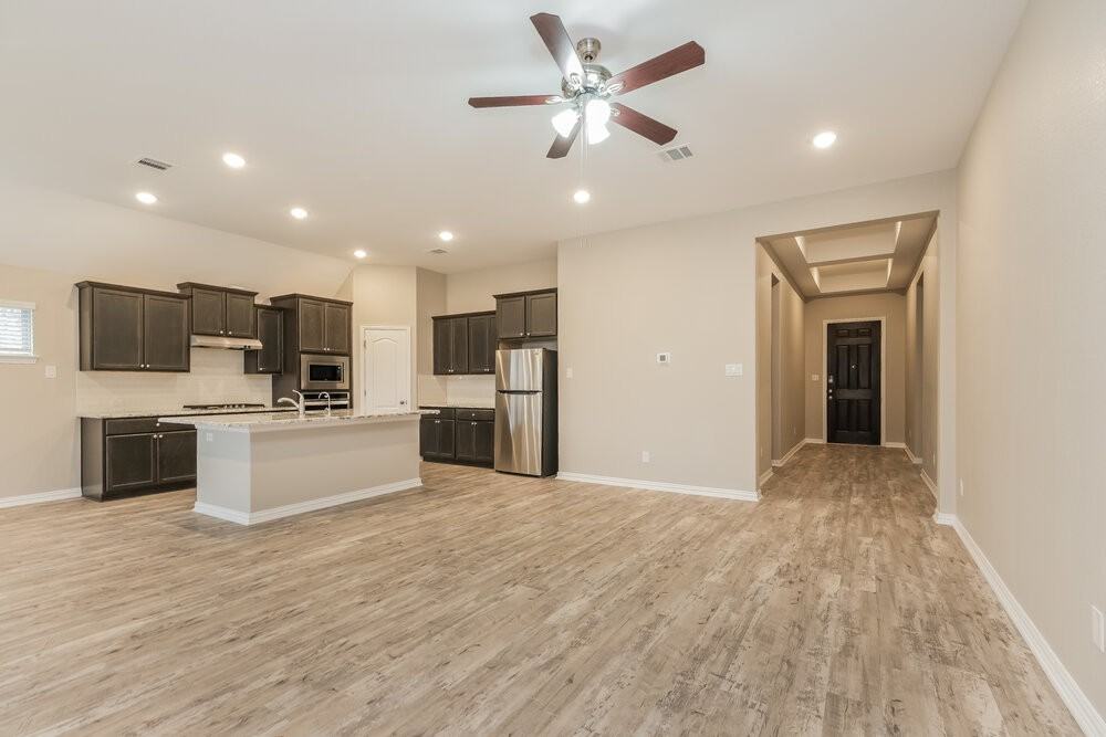 5908 Bianca Dr - Photo 6 of 16