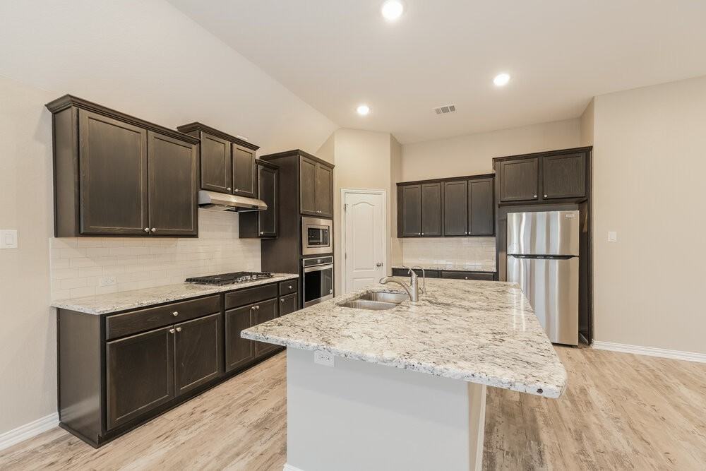 5908 Bianca Dr - Photo 7 of 16