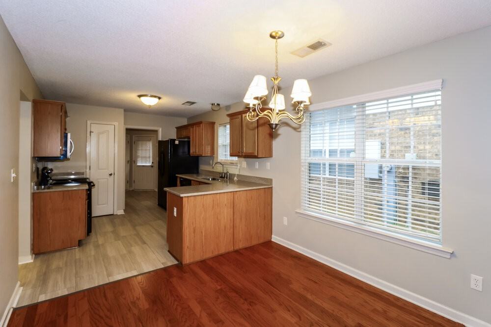8595 Griffin Park Dr - Photo 5 of 15