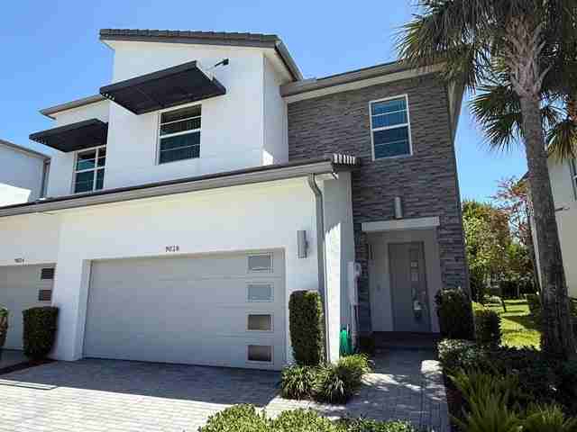 9028 Kingsmoor Way - Photo 2 of 8
