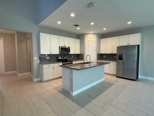 9028 Kingsmoor Way - Photo 5 of 8