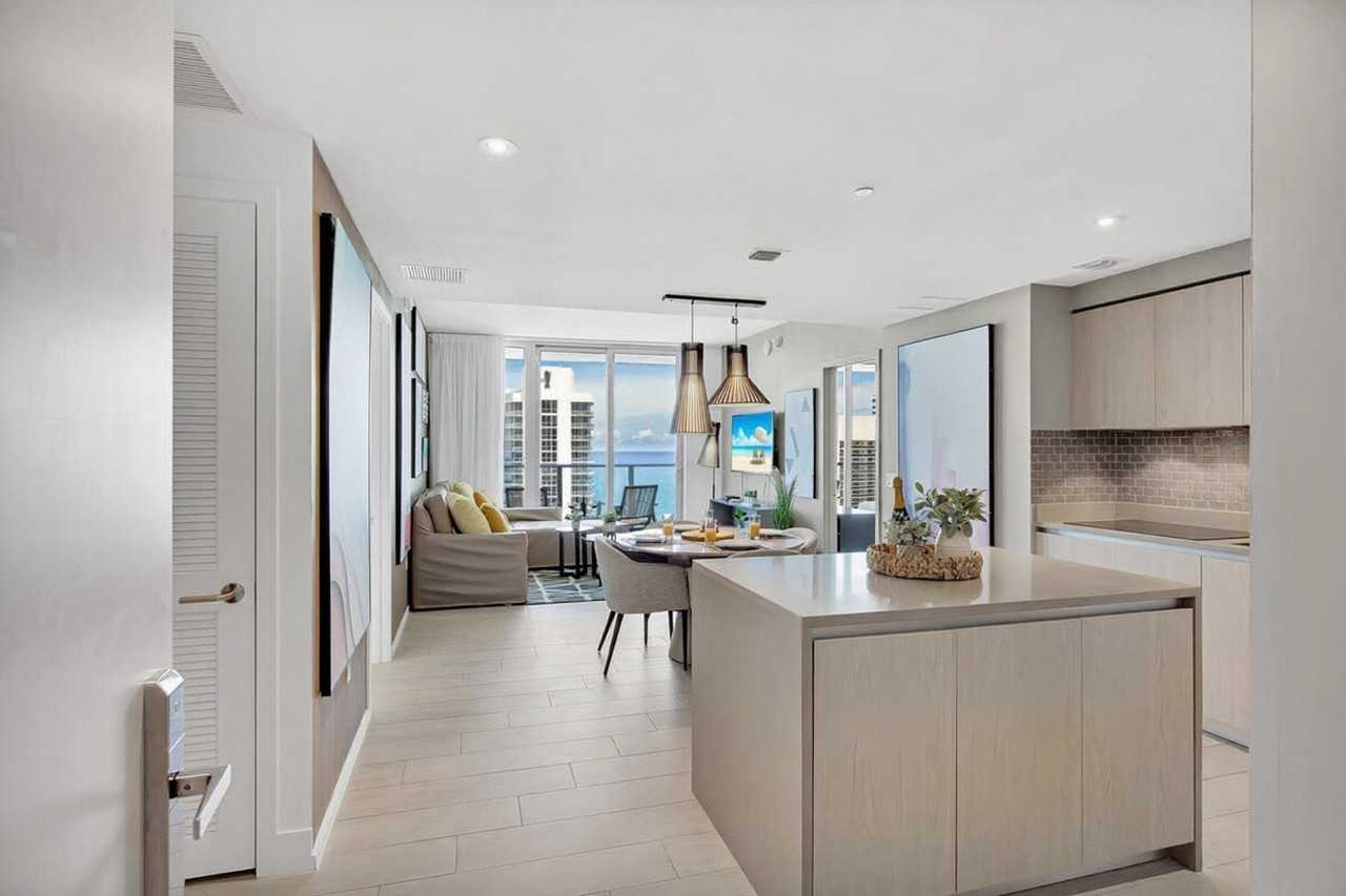 4010 South Ocean Drive - Photo 5 of 50