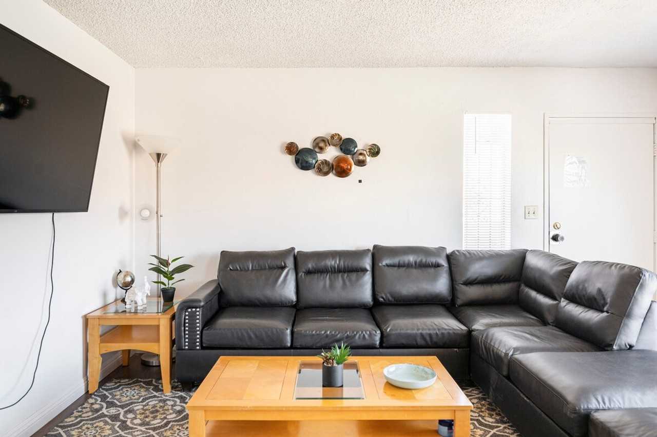1225 Elizabeth Ave #1585224P - Photo 3 of 33