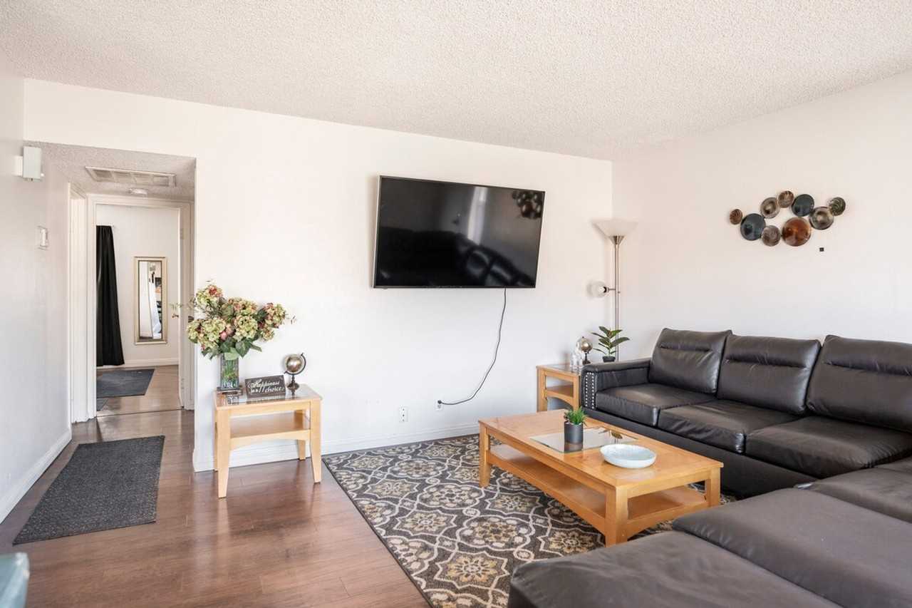 1225 Elizabeth Ave #1585224P - Photo 4 of 33