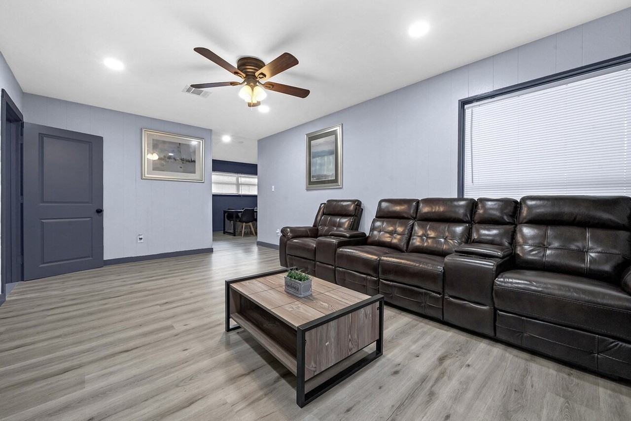 11103 Greenwillow St #1603441P - Photo 2 of 39