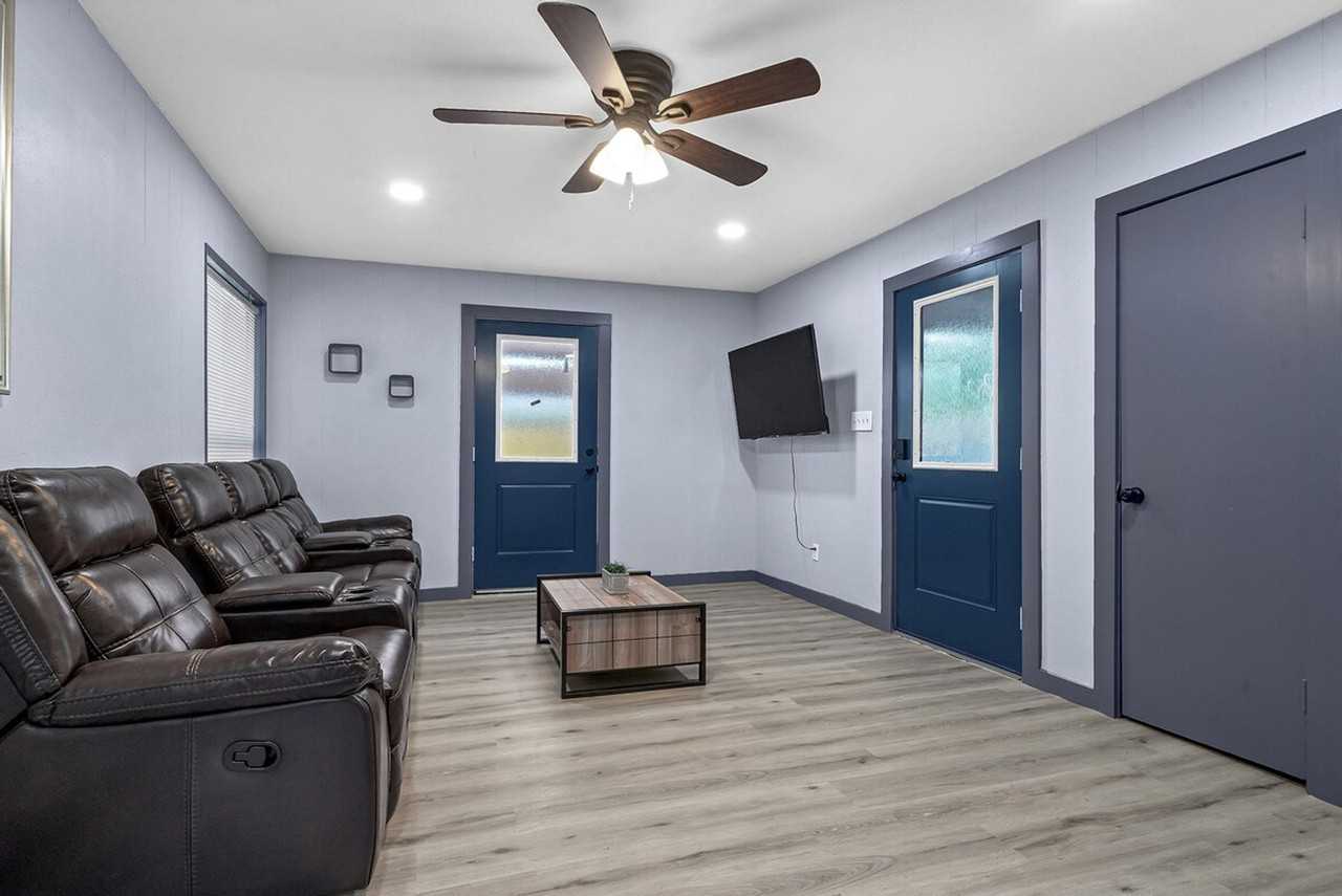 11103 Greenwillow St #1603441P - Photo 3 of 39