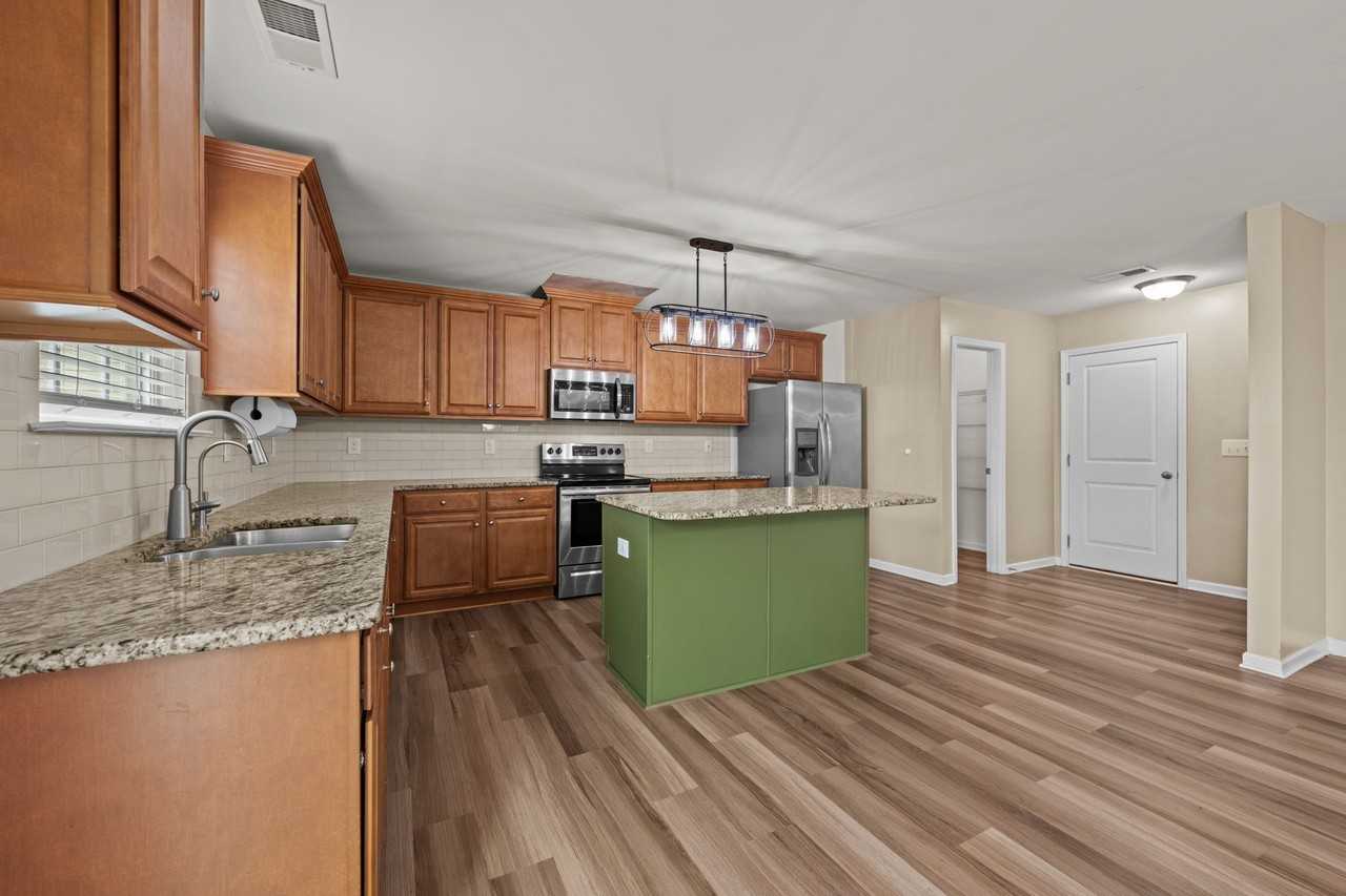305 Frida Rd - Photo 7 of 50