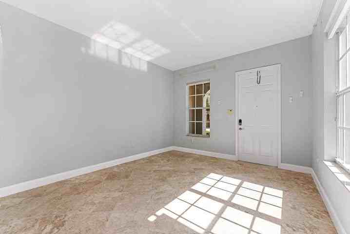 6884 Julia Gardens Drive - Photo 5 of 9