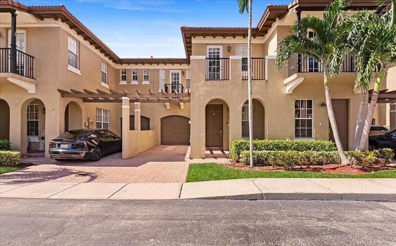 6884 Julia Gardens Drive - Photo 2 of 9