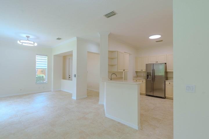 5733 Northwest 119th Drive - Photo 7 of 8
