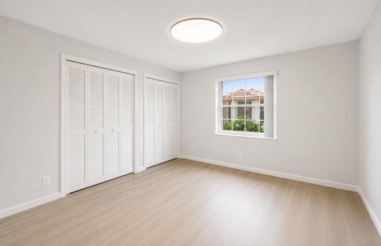 5055 Northwest 89th Way - Photo 5 of 6