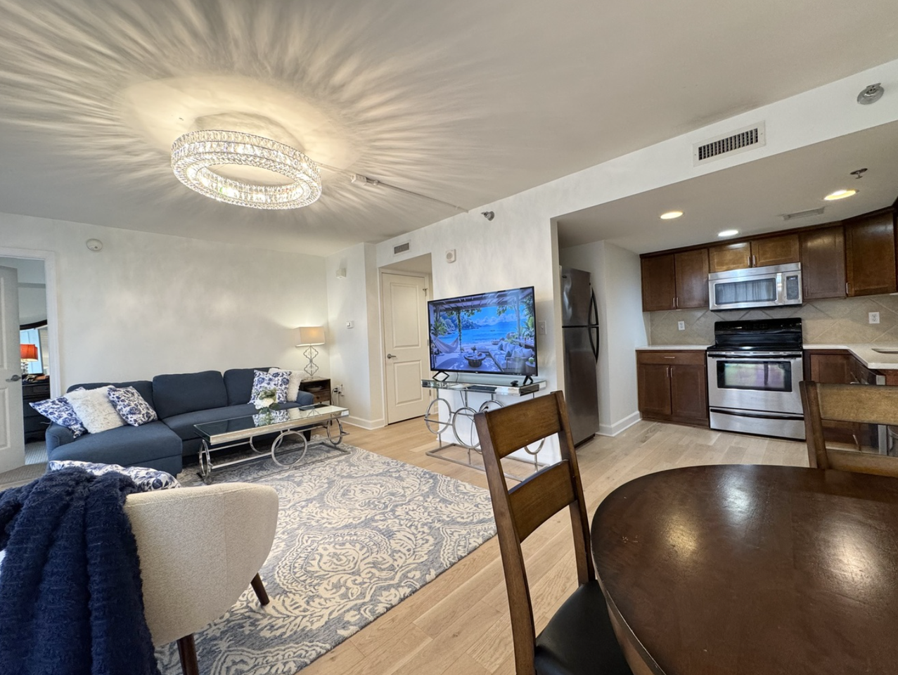 600 Admiral Boulevard #807 - Photo 4 of 26