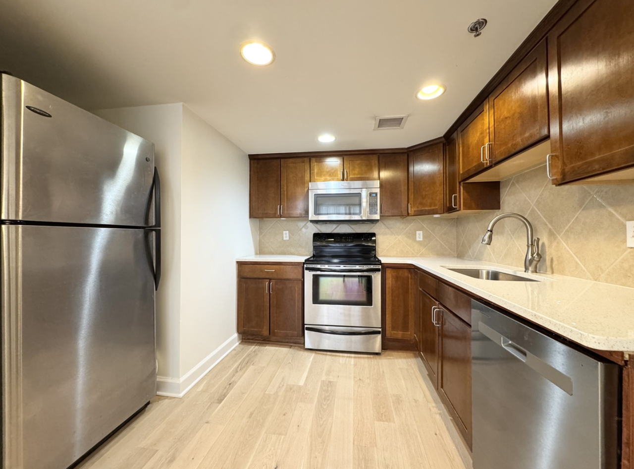 600 Admiral Boulevard #807 - Photo 7 of 26