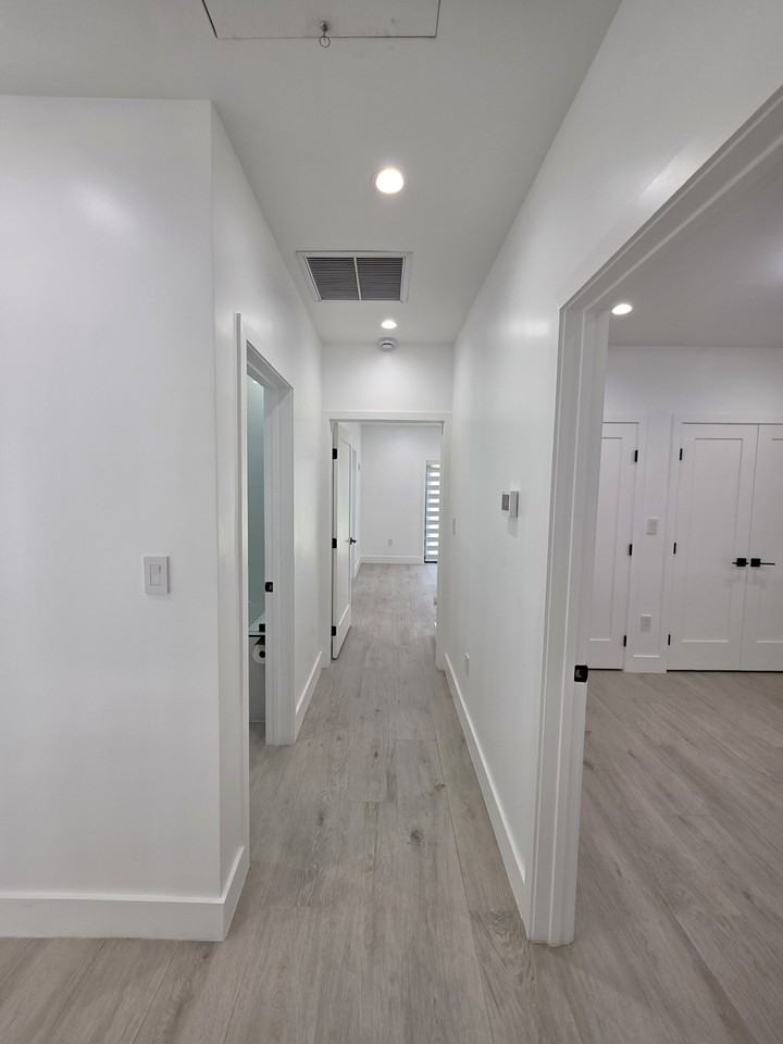 SW 53rd Terr - Photo 2 of 20