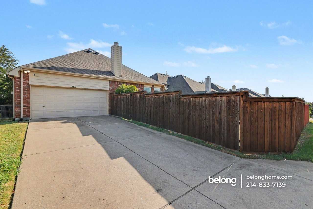 4422 Republic Dr - Photo 4 of 21