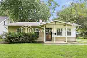 featured image of 3161 Thayer St
