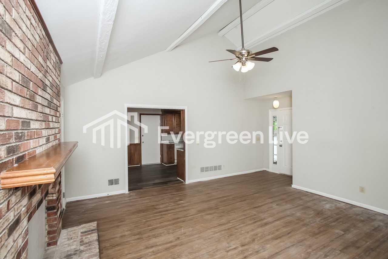 517 Vega Dr - Photo 3 of 14