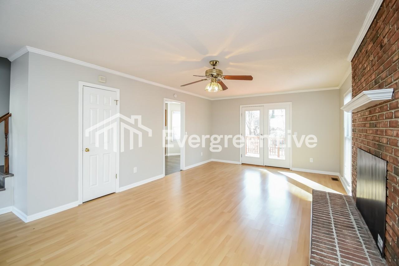 3824 Linbrook Dr - Photo 4 of 15