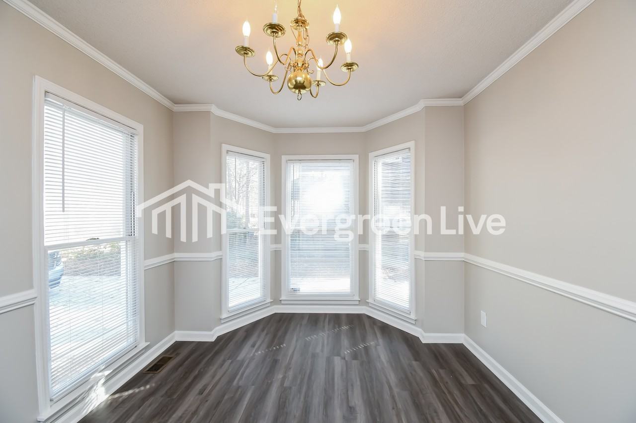3824 Linbrook Dr - Photo 5 of 15
