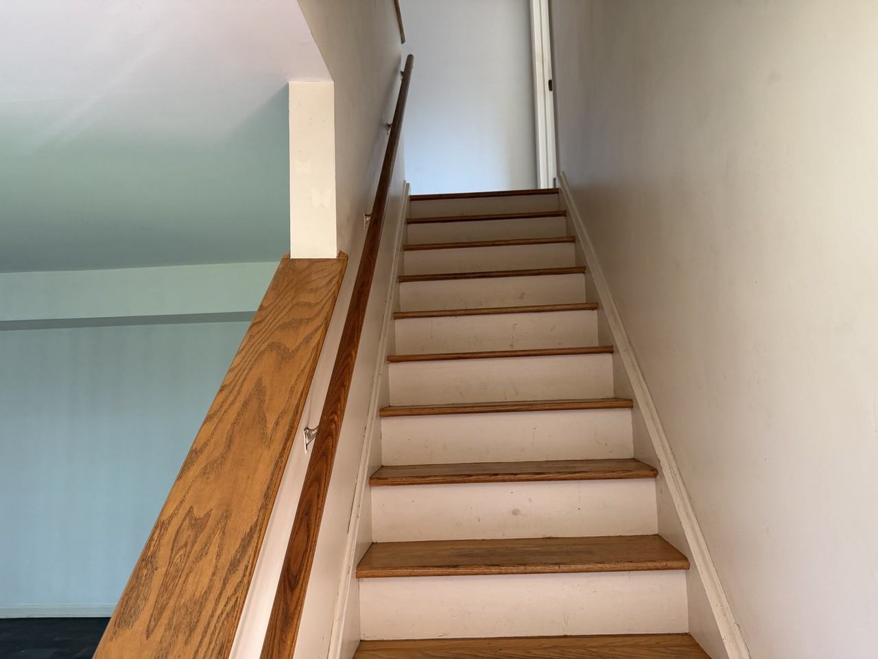 261 E North St #1 - Photo 3 of 3