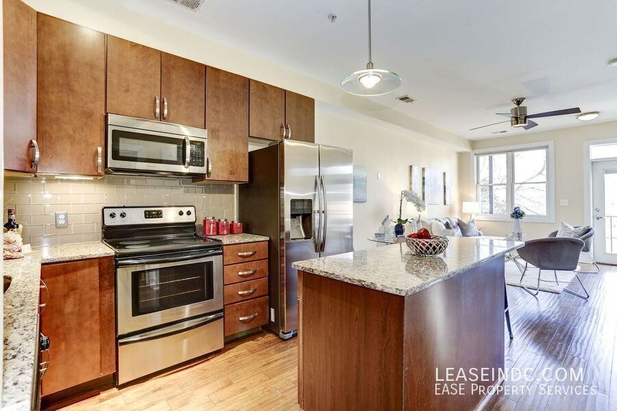 245 15th St Se #201 - Photo 6 of 21