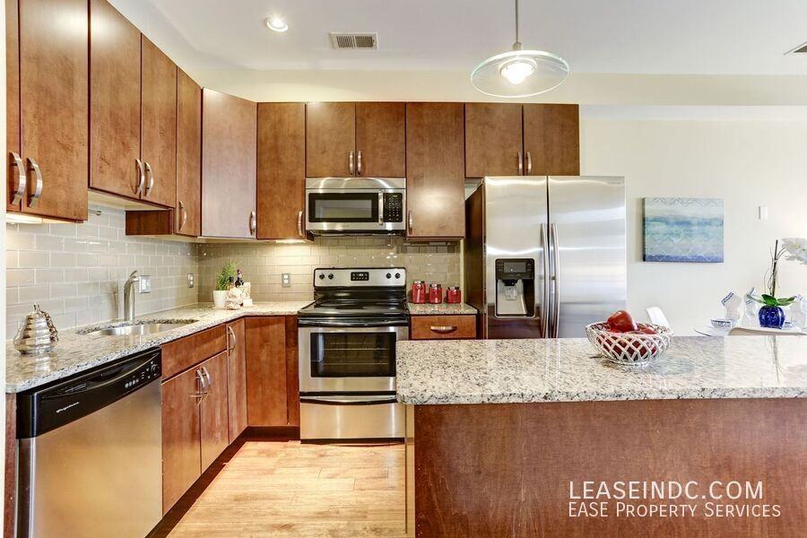 245 15th St Se #201 - Photo 7 of 21