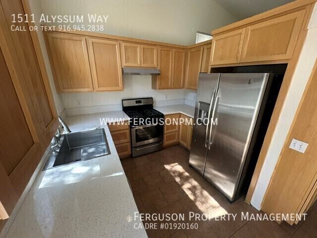 1511 Alyssum Way - Photo 2 of 13