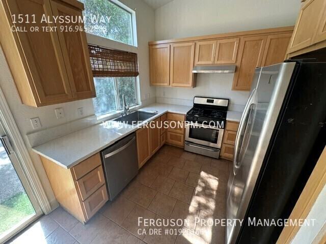 1511 Alyssum Way - Photo 3 of 13