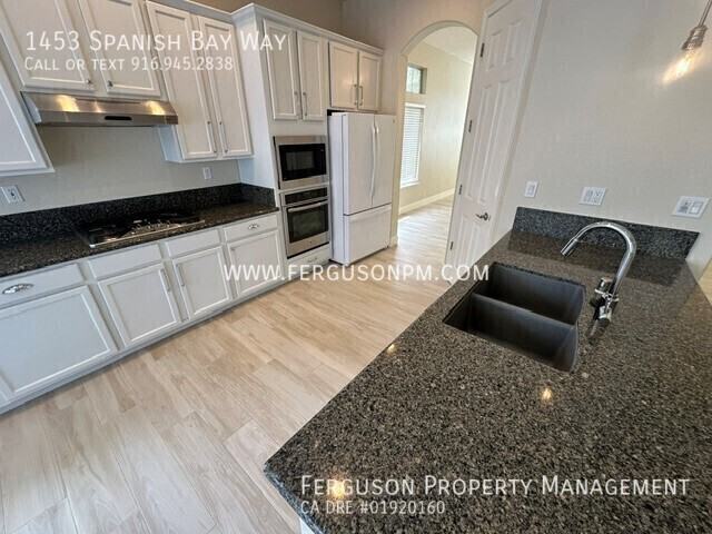 1453 Spanish Bay Way - Photo 3 of 23