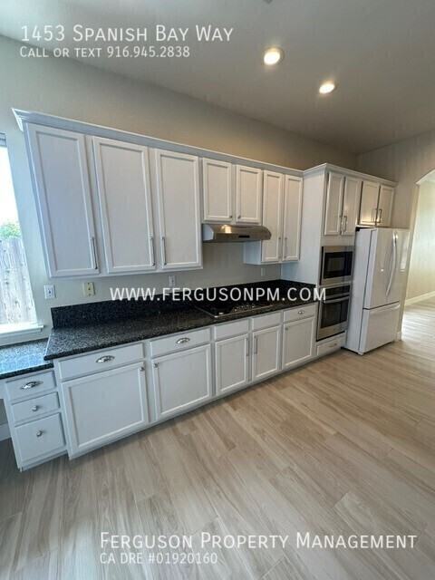 1453 Spanish Bay Way - Photo 5 of 23