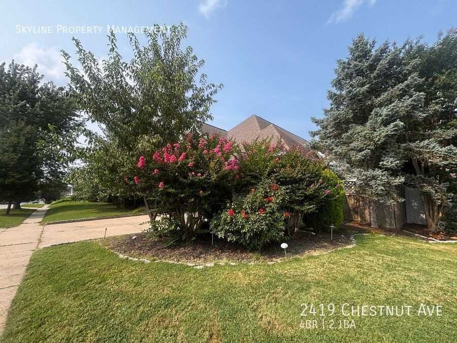 2419 Chestnut Ave - Photo 3 of 31