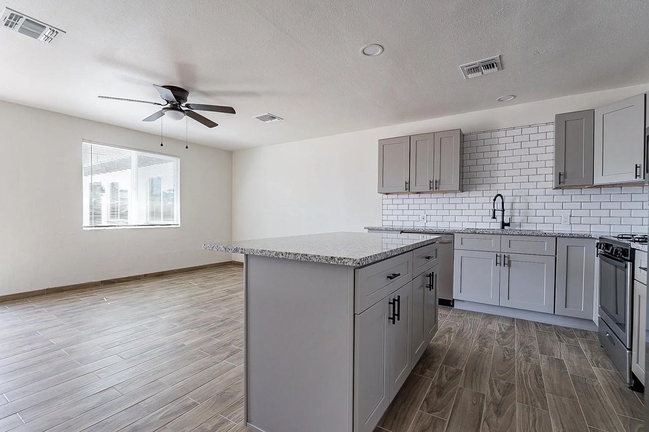 37 East El Parque Drive #B - Photo 5 of 14