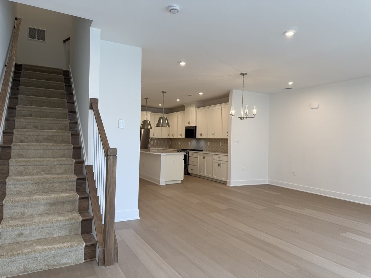 12107 Rossini Dr - Photo 2 of 16