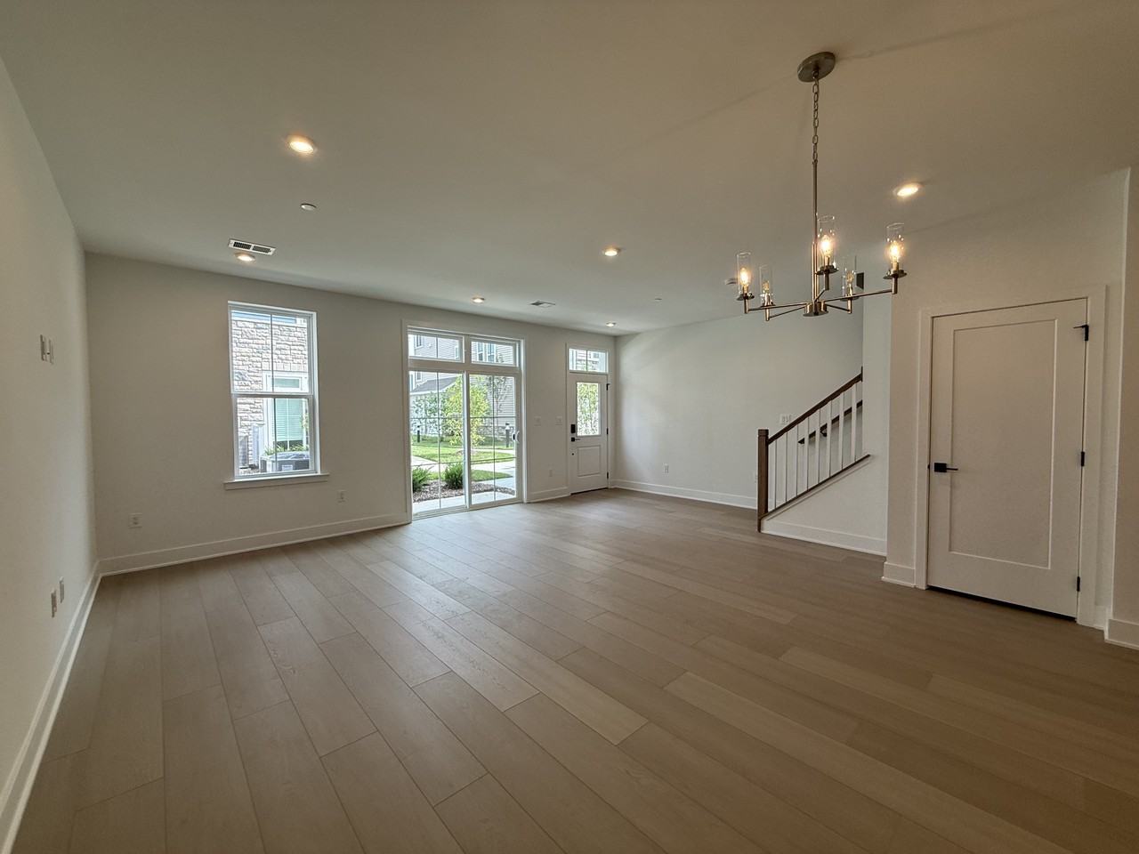 12107 Rossini Dr - Photo 3 of 16