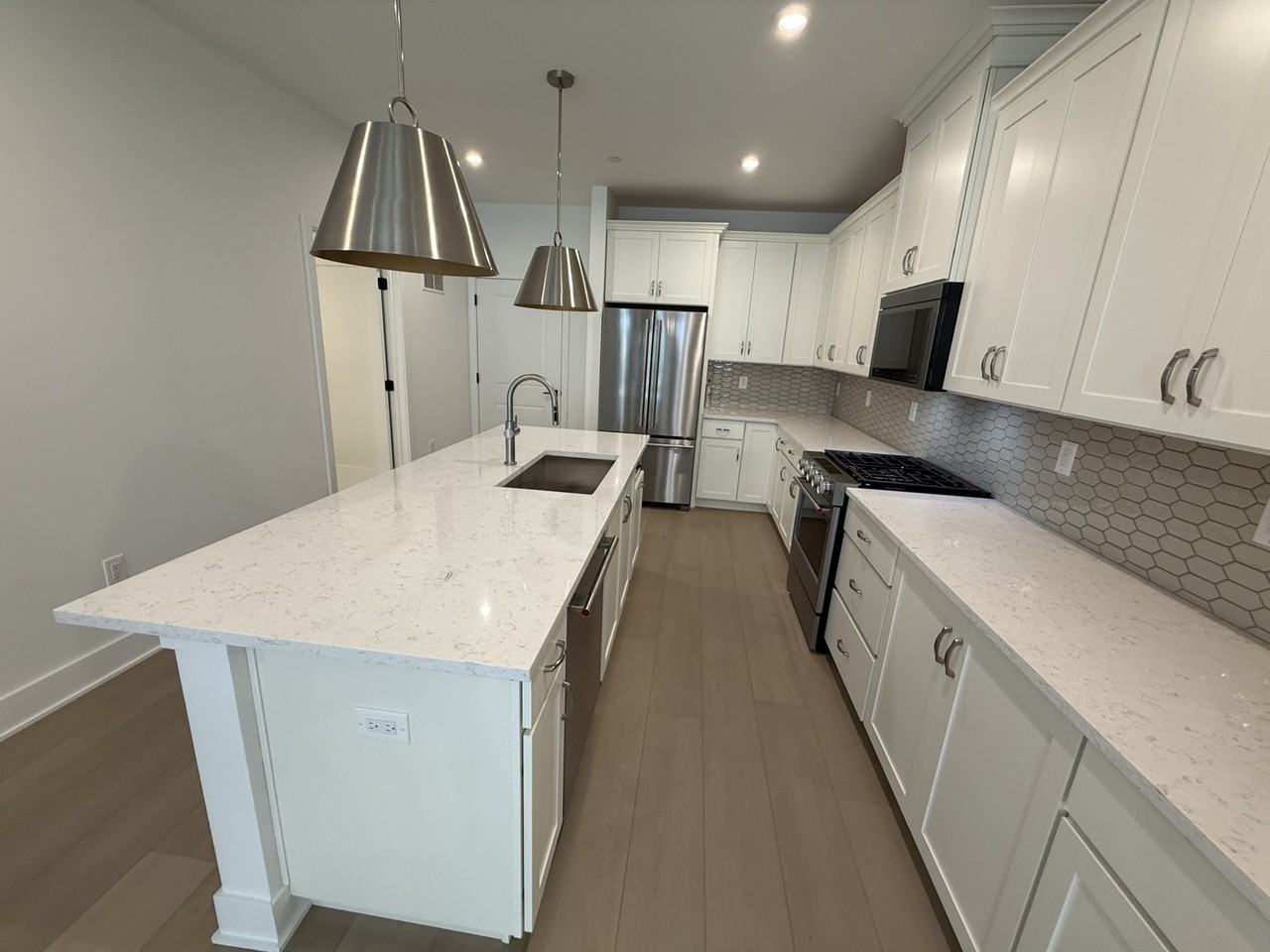 12107 Rossini Dr - Photo 4 of 16