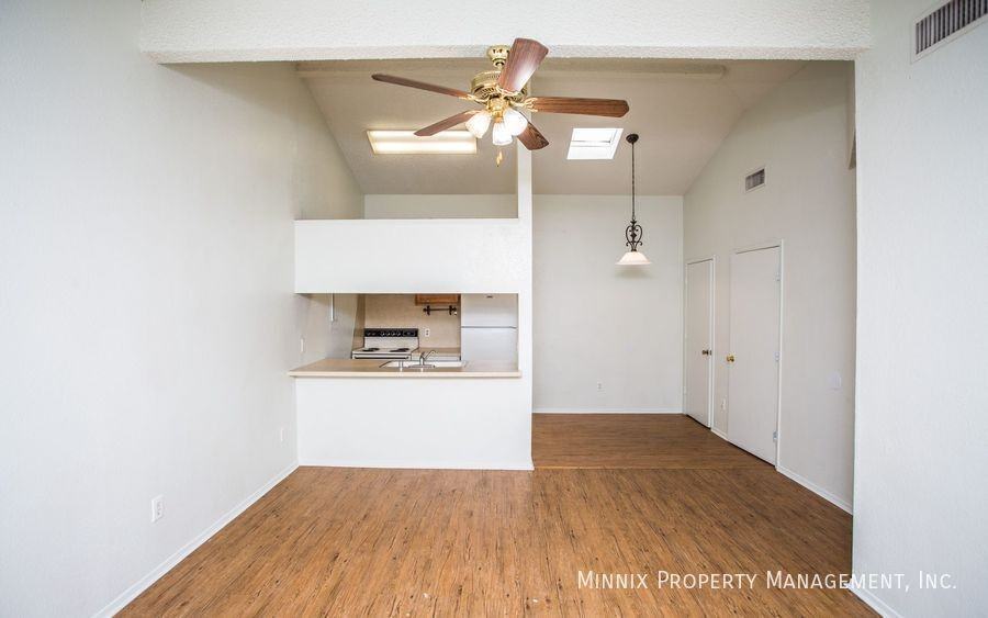 117 N Troy Ave #A - Photo 2 of 19