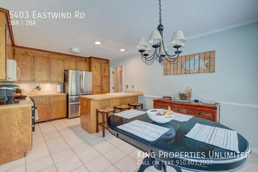 5403 Eastwind Rd - Photo 3 of 37