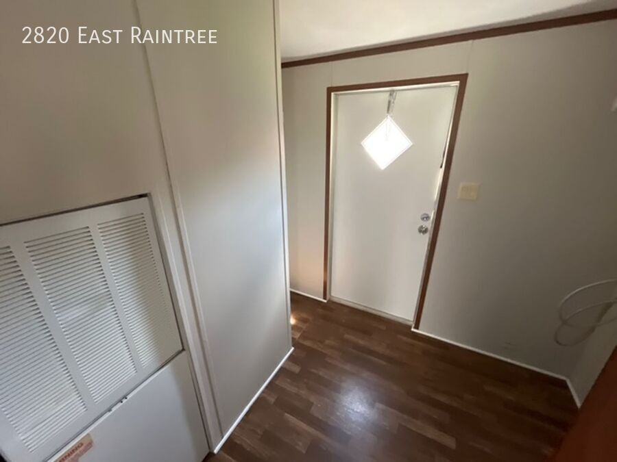 2820 E Raintree Ave - Photo 2 of 14